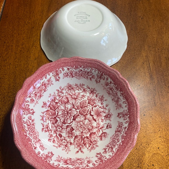 2 Meakin 6 1/2” Avondale Pink Coupe Cereal Bowls - Picture 5 of 11